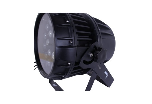 LED Par with Zoom 18x12w 4 IN 1