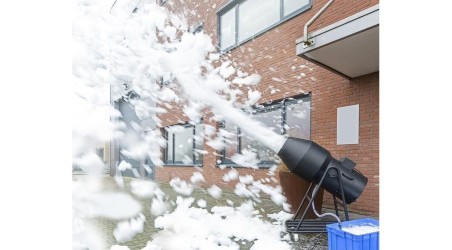 Moving Head Bubble/Foam Machine With Flight Case 3000w